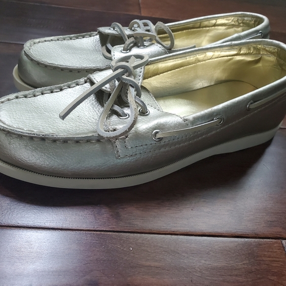 Merona gold boat shoes size 7 - Picture 5 of 5